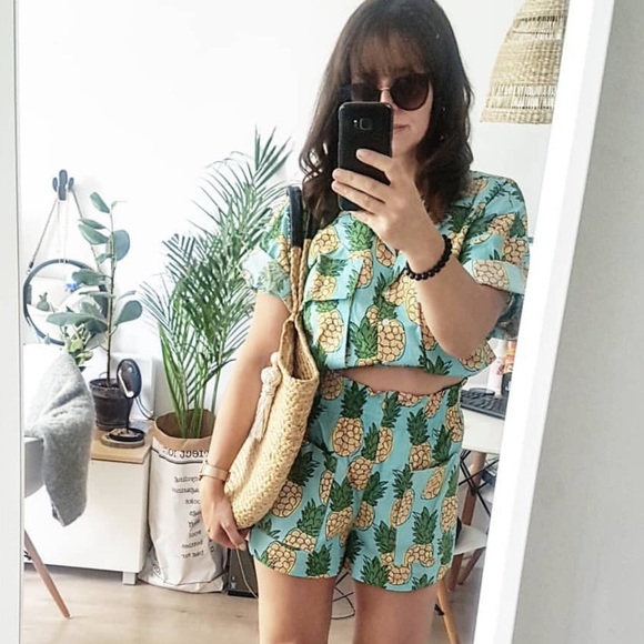 Zara pineapple print crop top and shorts set - Picture 8 of 14